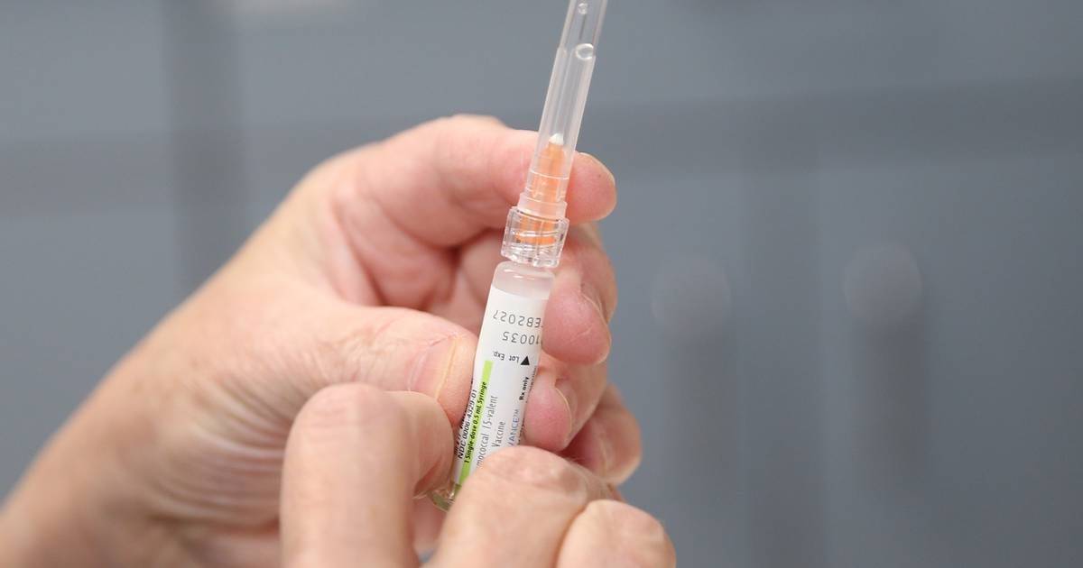 Pritzker issues executive order to ensure access to vaccines this fall