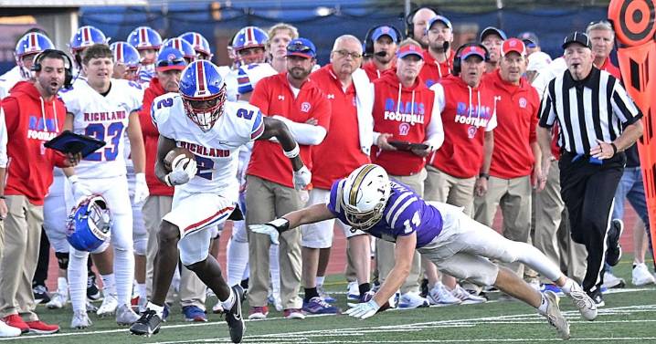 Richland holds off Bishop Guilfoyle Academy in battle of LHAC heavyweights