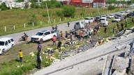 Volcadura de tráiler con aguacates en Tamaulipas: realizan rapiña con cubetas y costales