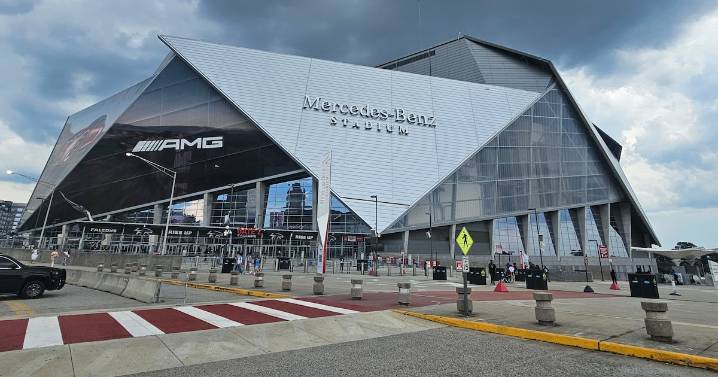 College football game scheduled for Mercedes-Benz Stadium moving to new venue