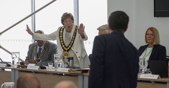 Reform UK councillor pledges 'allegiance' to Nottinghamshire leader after voting against him