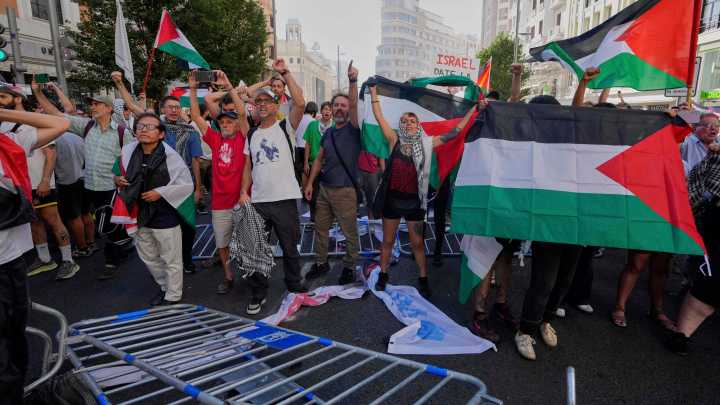 Over 100,000 at pro-Palestinian protests that forced early end to Spanish Vuelta