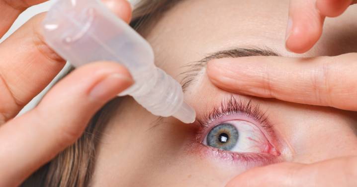 Gotas para los ojos: la alternativa a las gafas para ver de cerca