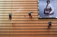 China's service activity growth moderates, private PMI shows