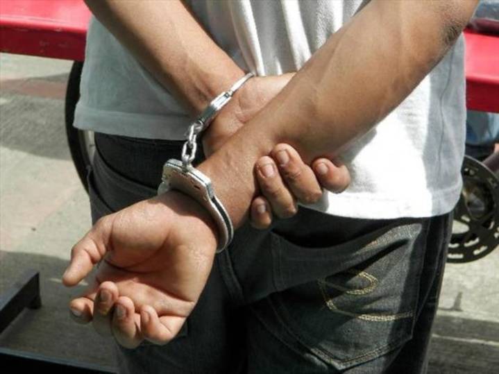 Madre e hijo condenados: un escalofriante crimen que dejó huella tras el asesinato de un hombre.