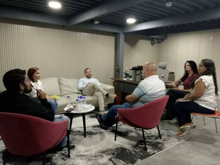 Conglomerado Productivo y Gran Misión Venezuela Joven crean alianza para fortalecer Escuela Nacional de Modas