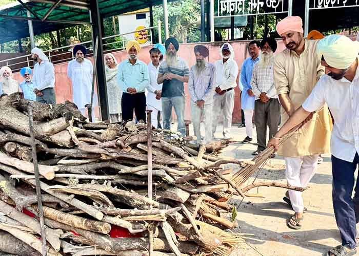 Joint Director Preet Kanwal Singh Bereaved: Mother Passes Away