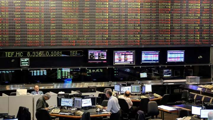 El riesgo país roza los 900 puntos y alcanza el nivel más alto en 5 meses