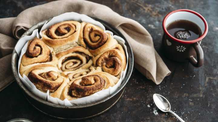The Cream Cheese Frosting Trick That Will Seriously Elevate Your Next Batch Of Cinnamon Rolls