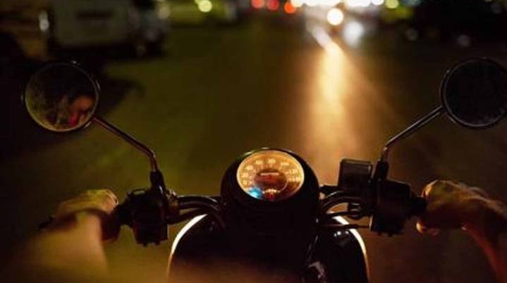 Dos adolescentes gravemente heridos tras derrapar en motocic...