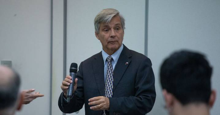 Harold Mayne-Nicholls y sus expectativas por debate presidencial: “Espero no tanta destrucción ni tanta polémica”