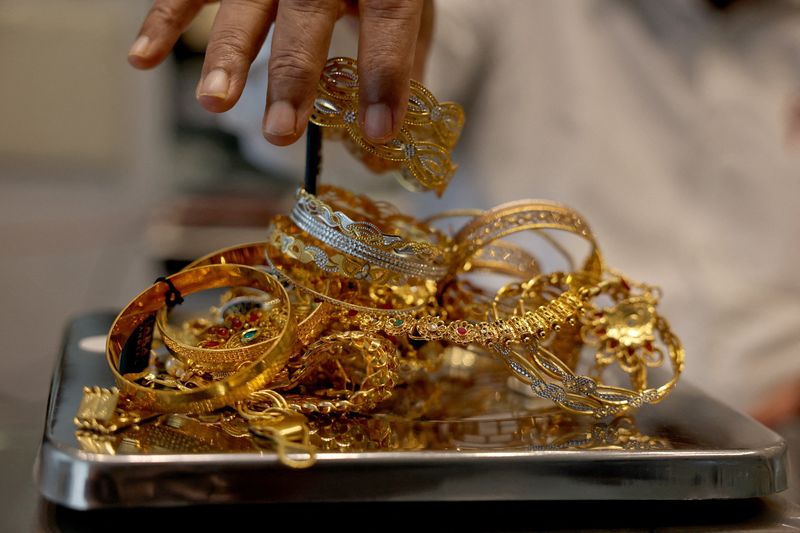 Looming Fed rate cuts fuel gold price bonanza to records