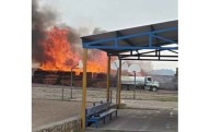 Video: Aparatoso incendio en Canutillo causó alarma en escuela