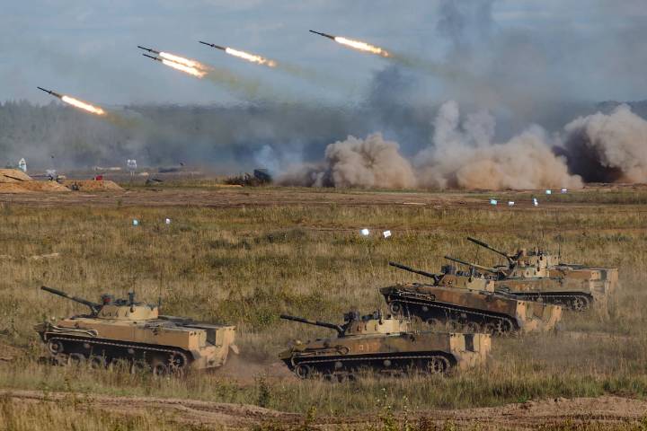 Decenas de miles de soldados y el potente misil Oréshnik: así son las maniobras con las que Rusia desafía a la OTAN este viernes