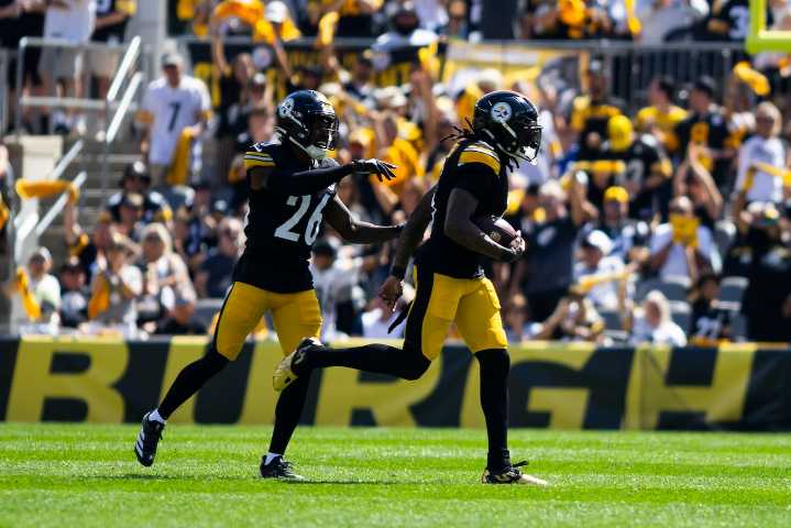 Pittsburgh Steelers star cornerback pulls hamstring after faking injury during TD celebration