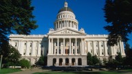 California prohibiría a ICE el uso de cubiertas faciales