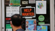 Desempleo en EU aumenta al 4.3% en agosto y confirma las condiciones de un mercado laboral más suave