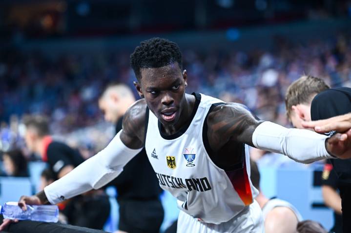 Dennis Schroder Speaks Out Ahead of EuroBasket Final as 64% Record Mounts Pressure on Turkey Germany's Dennis Schroder has cleared his stance ahead of his team's clash against Turkey in the FIBA EuroB