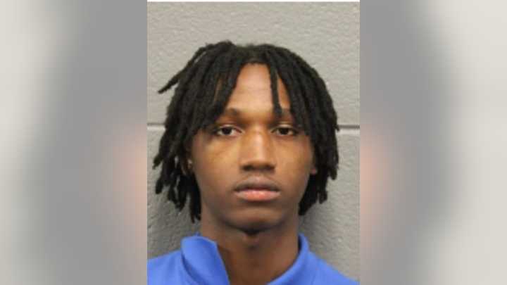 Chicago teen charged in armed robberies of 3 men, police say