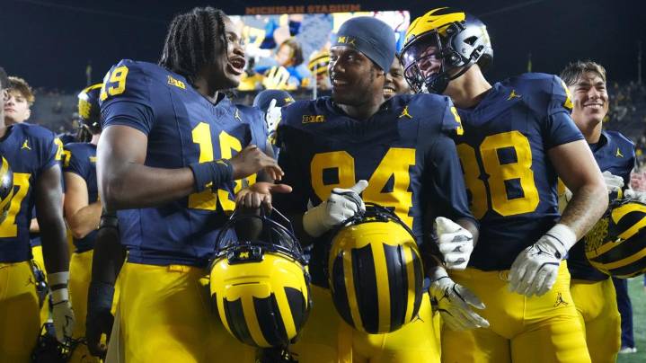 Michigan visits Oklahoma and Iowa heads to Iowa State in this week's top games on Big Ten schedule