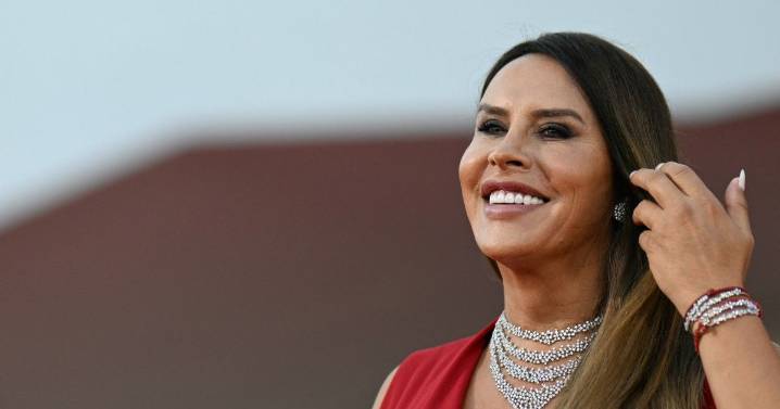 Karla Sofía Gascón deja atrás las polémicas y protagonizará una comedia italiana