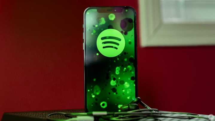 Spotify's new DMs feature lets random people message you