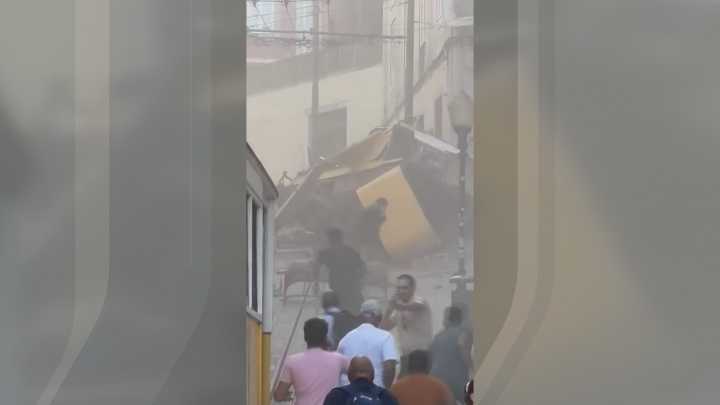 Varios mortos polo descarrilamento do funicular da Glória en Lisboa