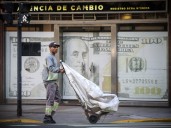 Revés para Milei en el Congreso y ventas del Banco Central disparan el riesgo país a 1.300 puntos