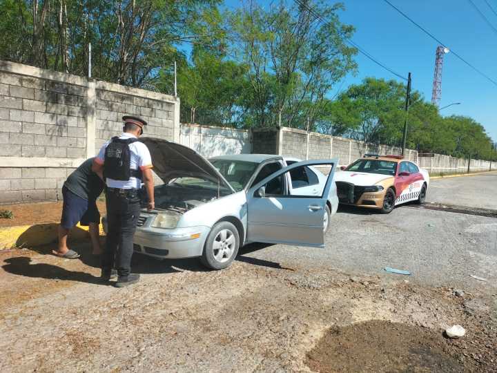 Tránsito Estatal brinda apoyo a conductores en Ciudad Victoria