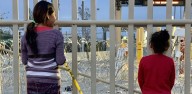 Guatemala puede recibir semanalmente a 150 menores repatriados de EU, afirma Arévalo