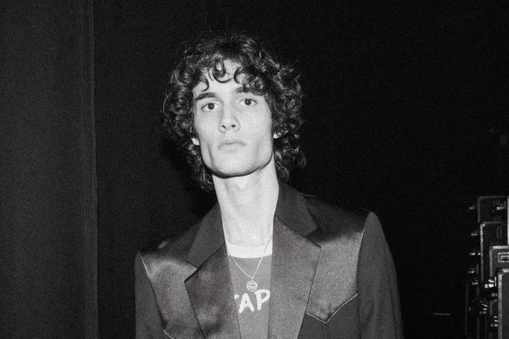 Sombr’s ‘I Barely Know Her’ Rises to No. 1 on Top Rock & Alternative Albums Chart