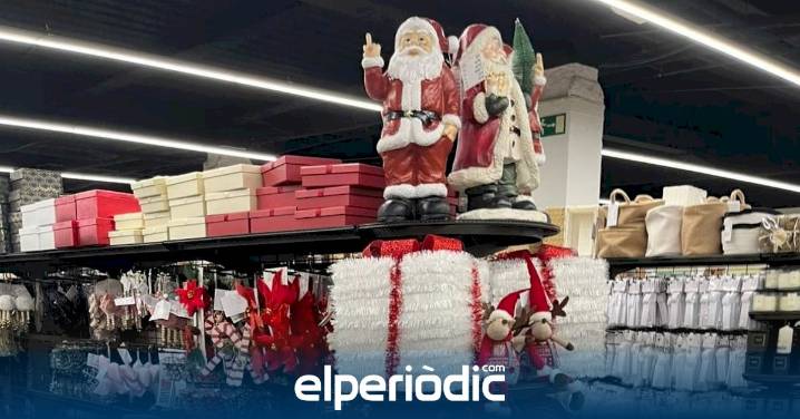La Navidad llega a la Comunitat Valenciana con el bañador puesto: tiendas exhiben Papás Noel con más de 30 grados en la calle