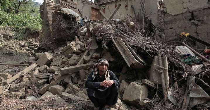 El terremoto de Afganistán, el más letal en las últimas décadas, supera los 2,200 muertos