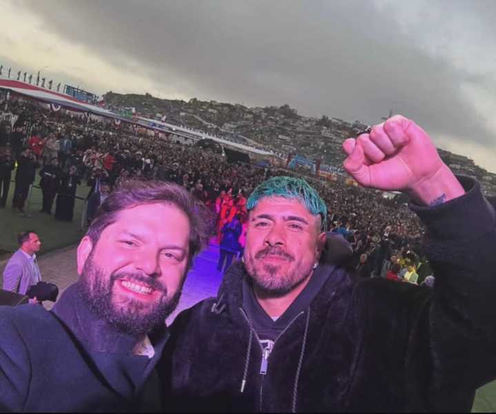 "Me caía mal": La divertida confesión del presidente Boric sobre el "Mono Sanchez" que sacó risas en la Pampilla