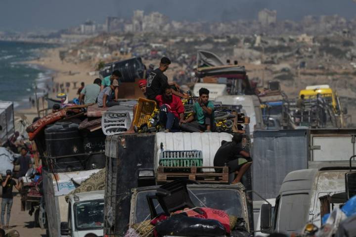 Israel destroys evacuated health center in Gaza City, medics say