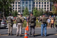 Agentes de ICE irrumpen en un autolavado para arrestar inmigrantes: “Fue como una película de guerra”