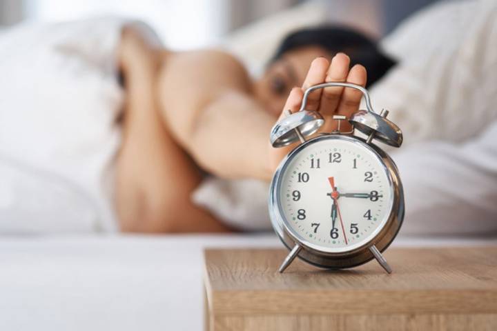 Cambio de hora: higiene del sueño promueve la adaptación sana y mantener un buen descanso