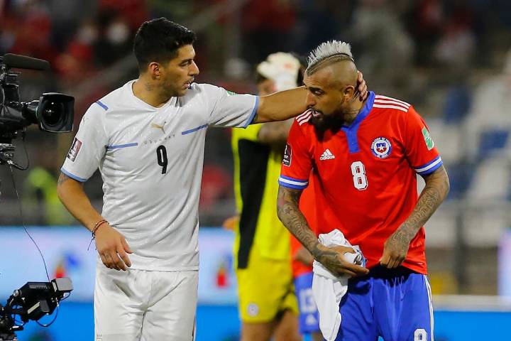Entregaron la camiseta: el radical cambio en el plantel de La Roja respecto al último duelo ante Uruguay en Santiago