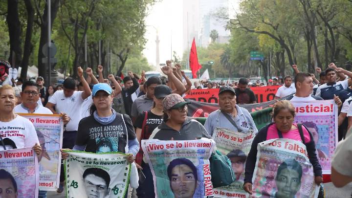 Presentarán a familiares de normalistas de Ayotzinapa “nuevos elementos” de investigación: Sheinbaum
