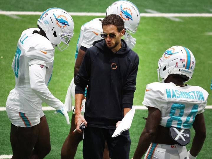 Dolphins hope players-only meeting helps Week 2 vs. Patriots