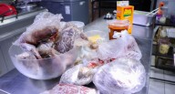 Restaurante céntrico es multado por vender carne en mal estado en Huancayo