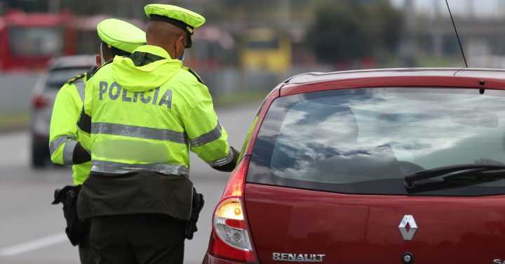 Casa por cárcel para dos expolicías corruptos: pidieron $8 millones para no judicializar a una pareja