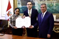 Presidente del Congreso promulga autógrafa de ley que regula la inversión privada