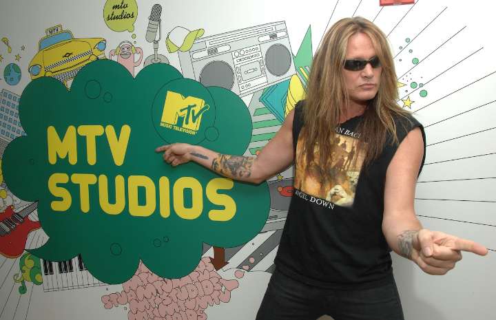 Rock star berates fan who asks for hug during show: ‘Get her the (expletive) outta here’
