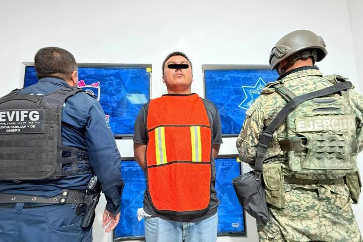 Se hace pasar por policía para robar auto en Juárez; lo arrestan
