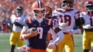 Illinois fans rush field following win over Big Ten foe USC