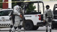 Asesinan a hombre mientras reparaba su camioneta en el centro de Apaseo el Alto