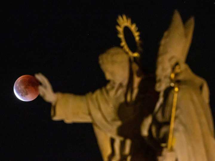 Luna de Sangre 2025: las 10 mejores fotos del eclipse lunar alrededor del mundo