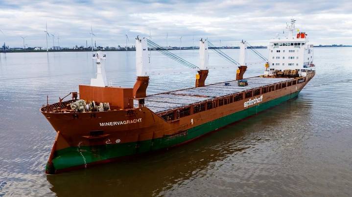 Missile attack on cargo ship off Yemen wounds 2 and prompts crew to abandon vessel