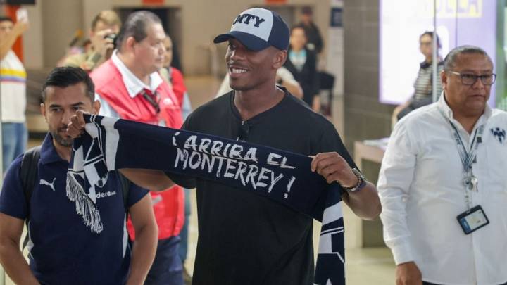 Anthony Martial llega a Monterrey y se declara listo para jugar y ganar con Rayados